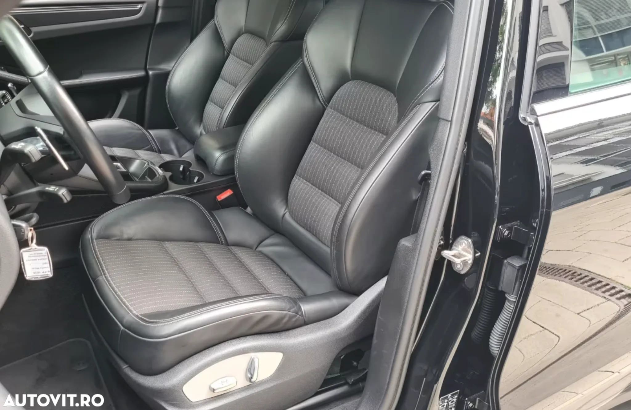 Porsche Macan T - 8