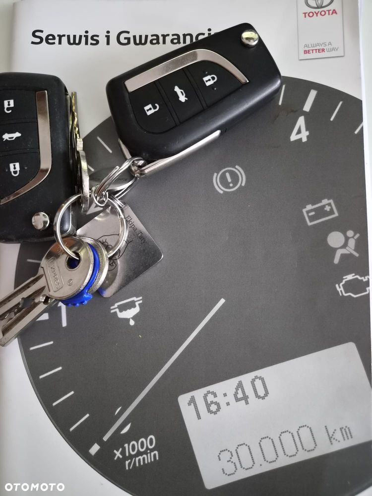Toyota Auris 1.6 Premium - 12