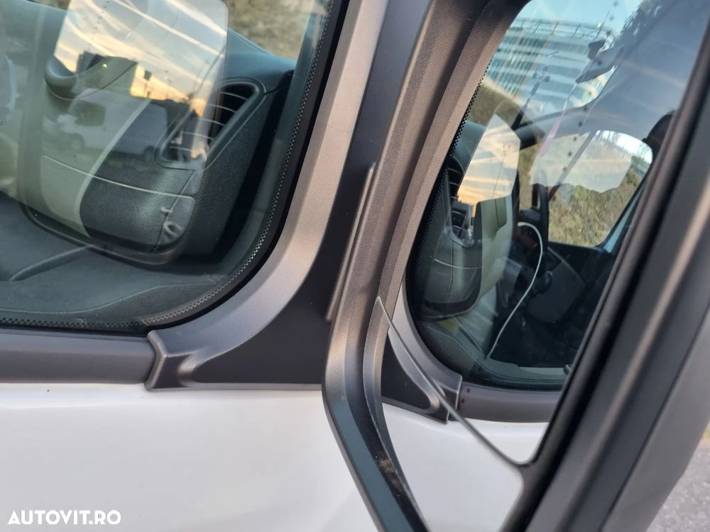 Renault Trafic - 16