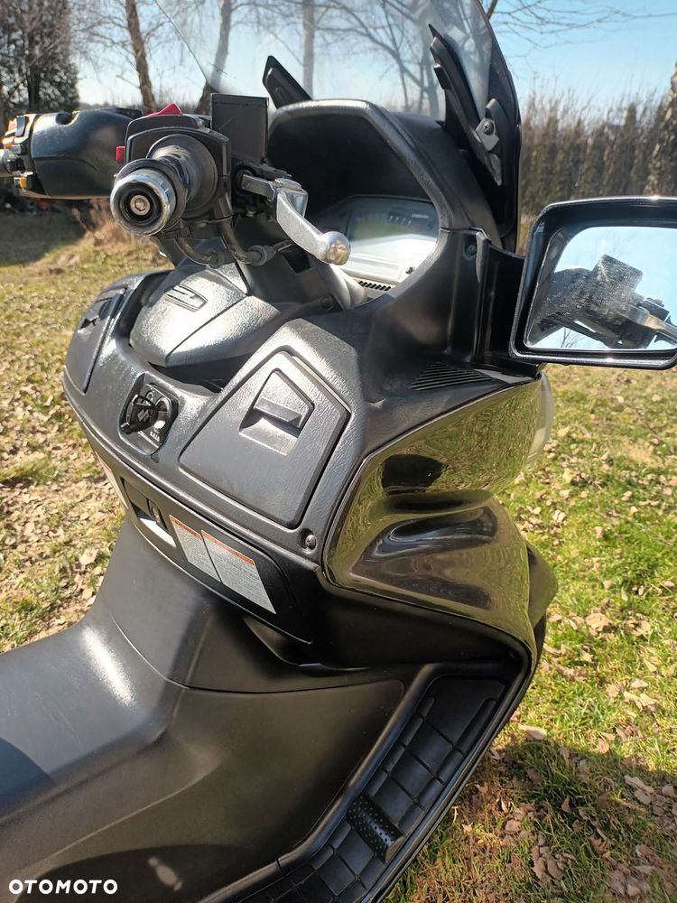 Suzuki Burgman - 4