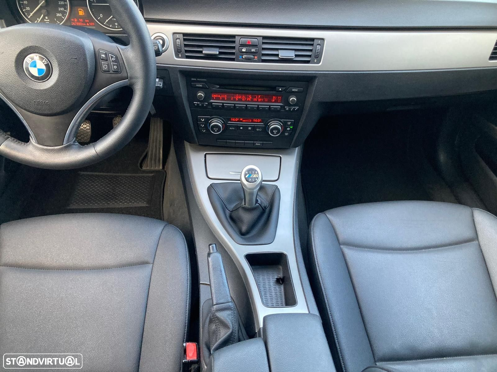 BMW 318 d Touring - 11