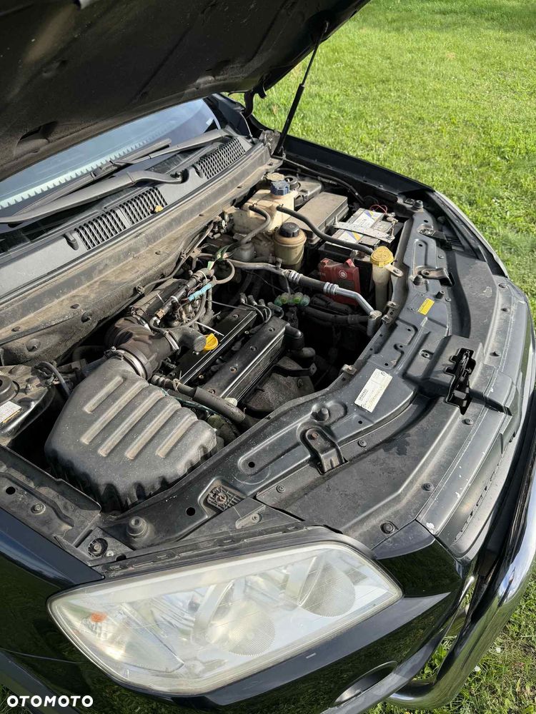 Chevrolet Captiva 2.4 LS - 17
