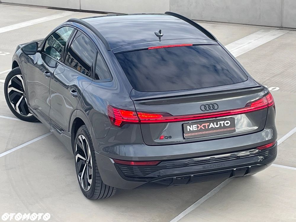 Audi Q8 Sportback e-tron - 11