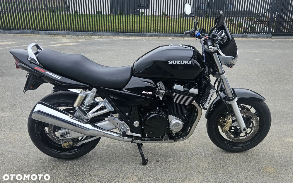 Suzuki GSX - 6