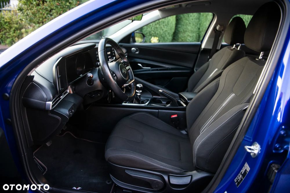 Hyundai Elantra 1.6 Executive - 18