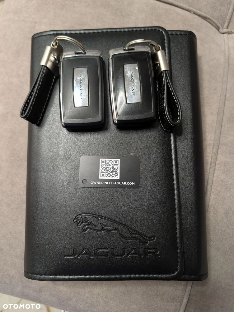Jaguar E-Pace D150 R-Dynamic S - 32