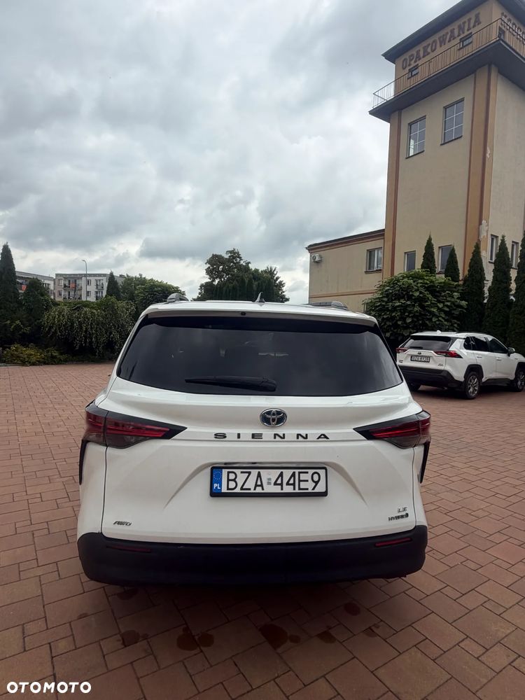 Toyota Sienna - 8