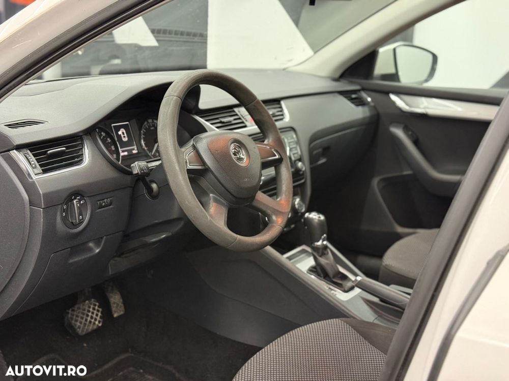 Skoda Octavia - 14