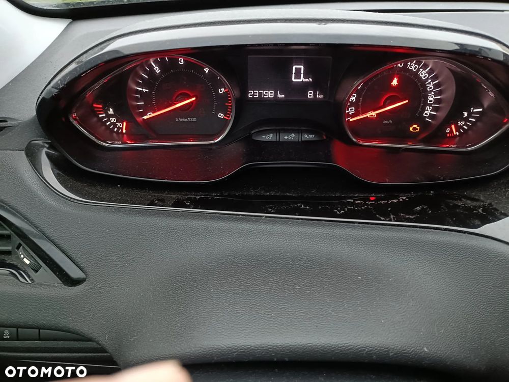 Peugeot 208 - 3
