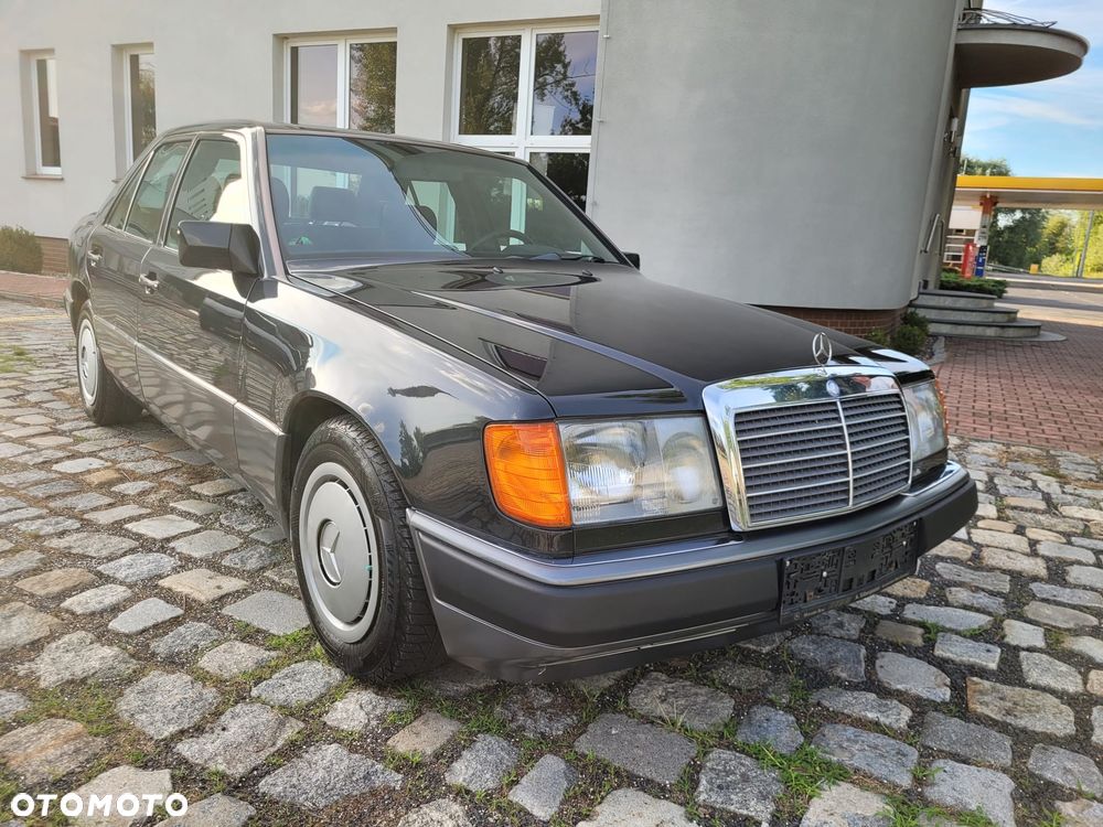Mercedes-Benz 280 - 11