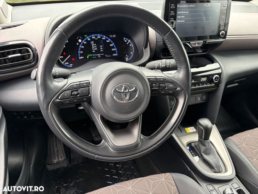 Toyota Yaris Cross 1.5 VVT-i HSD 4x4 Exclusive Elegant - 24
