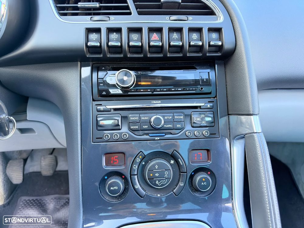 Peugeot 3008 1.6 HDi Executive - 26