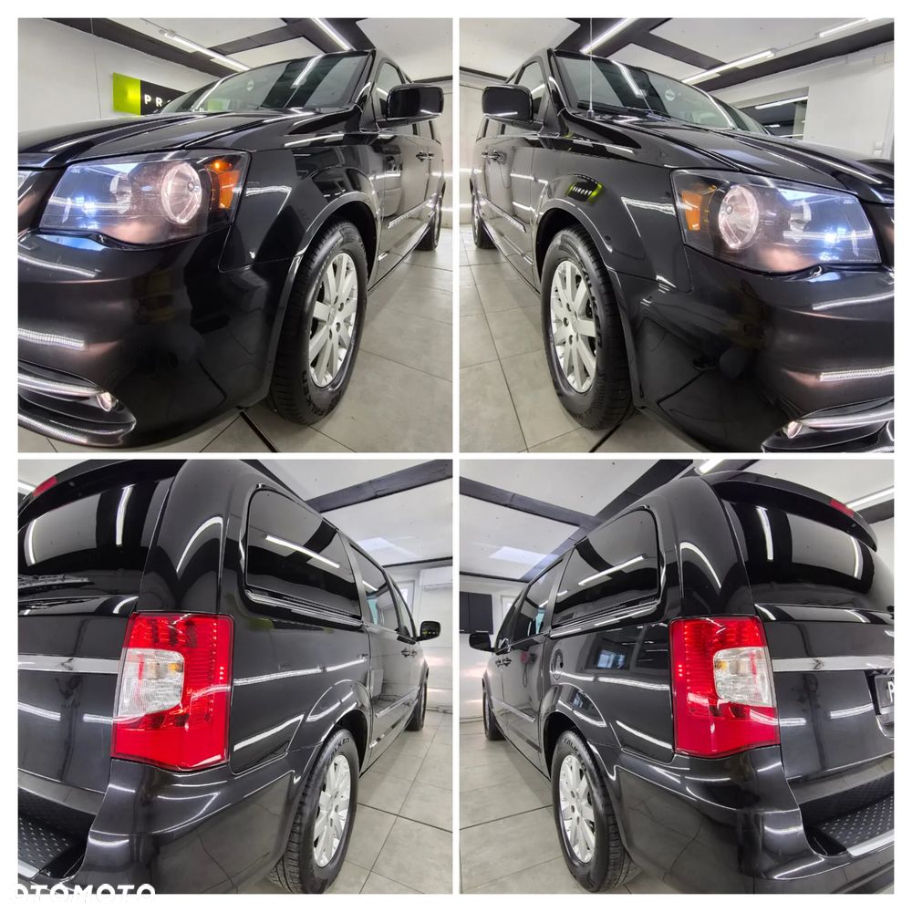 Chrysler Town & Country 3.6 Limited - 16