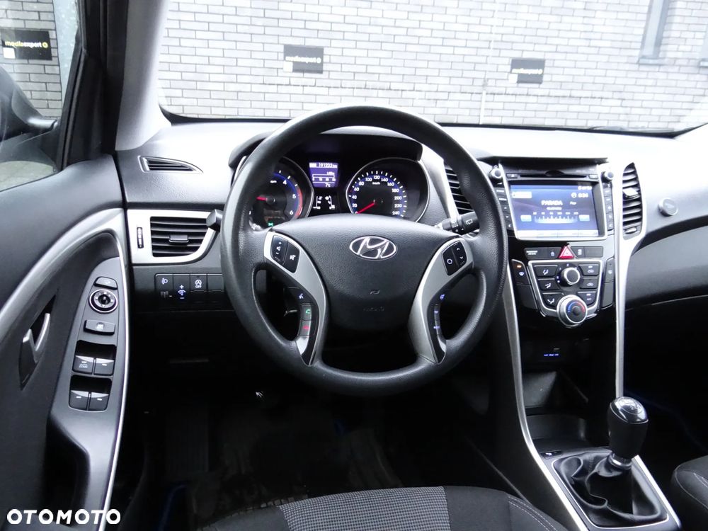 Hyundai i30 blue Kombi 1.6 CRDi Classic Navigation - 26