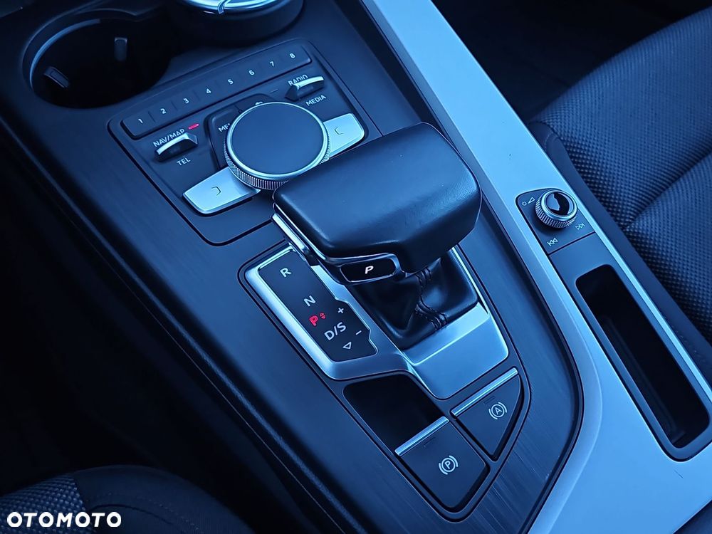 Audi A4 Limousine - 19