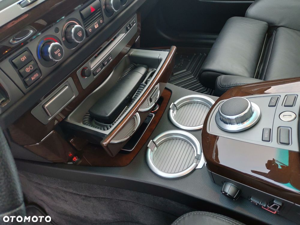 BMW Seria 7 740i - 11