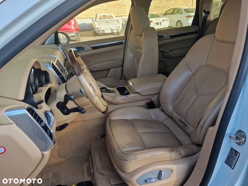 Porsche Cayenne - 17