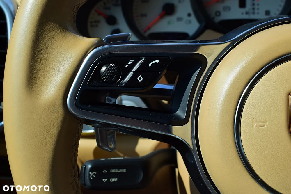 Porsche Cayenne GTS - 10