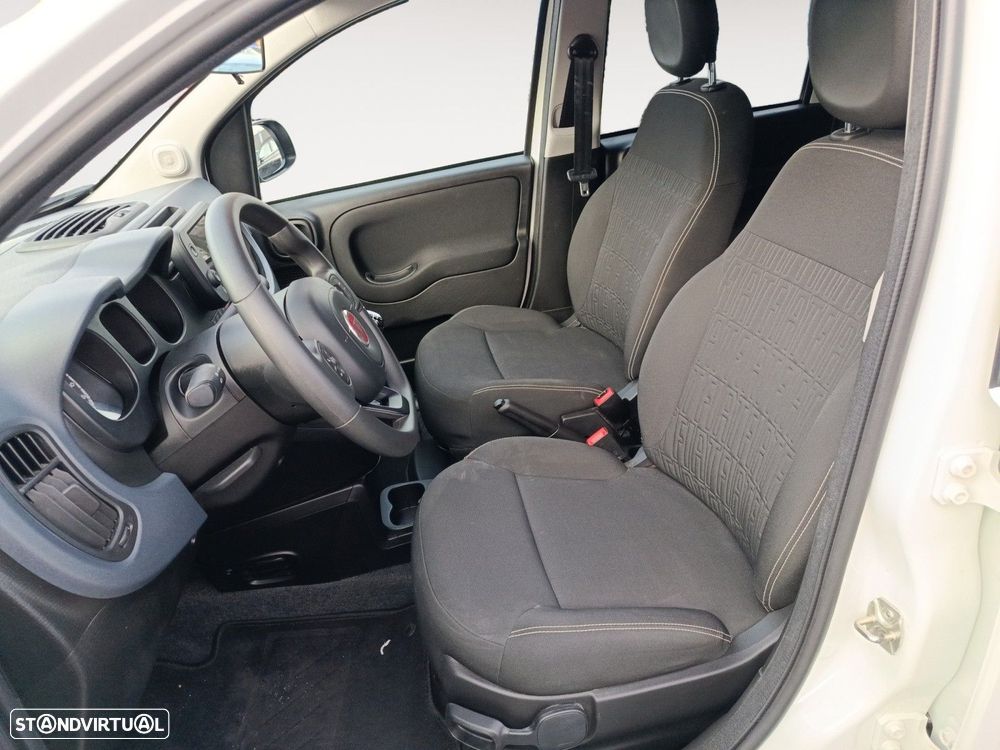 Fiat Panda 1.0 Hybrid City Cross — fotografia 9