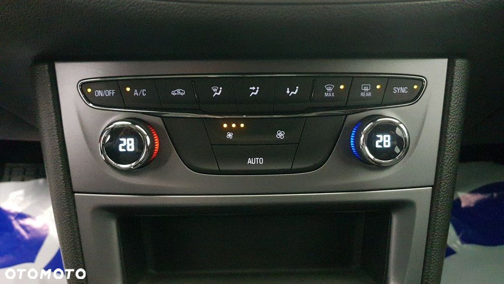 Opel Astra 1.5 CDTI Edition S&S - 24