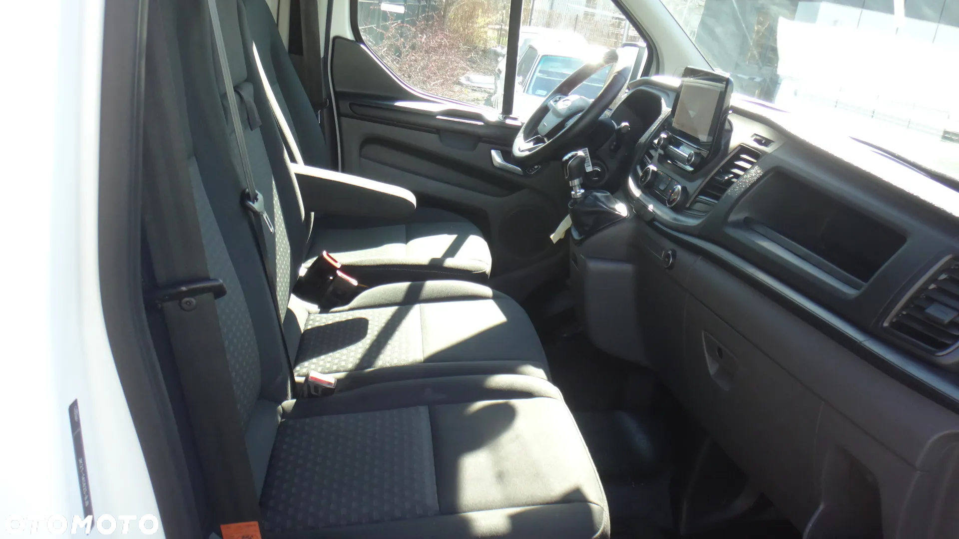 Ford TRANSIT CUSTOM - 8