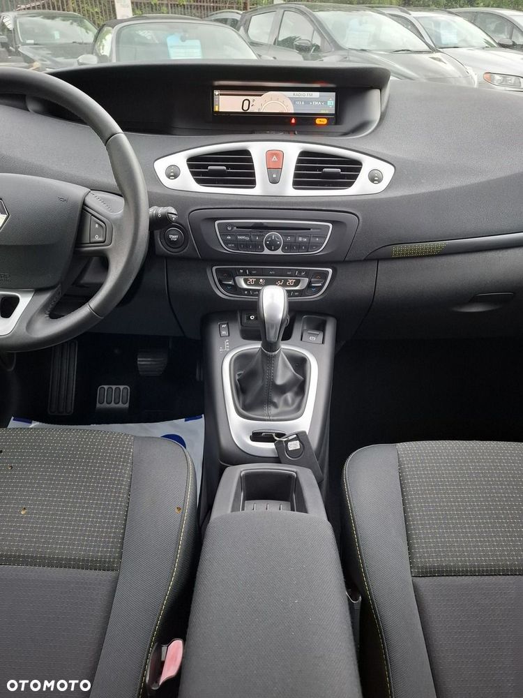 Renault Grand Scenic 2.0 16V 140 CVT Bose Edition - 9