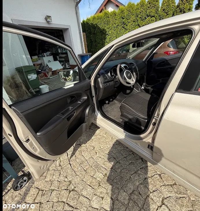 Kia Venga 1.6 L - 10