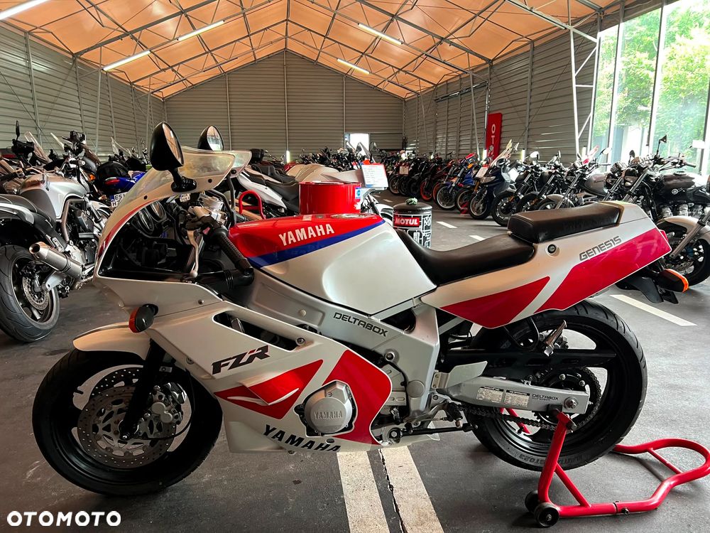 Yamaha FZR - 14