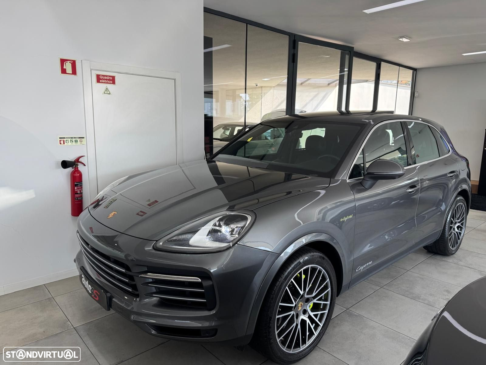 Porsche Cayenne E-Hybrid - 3