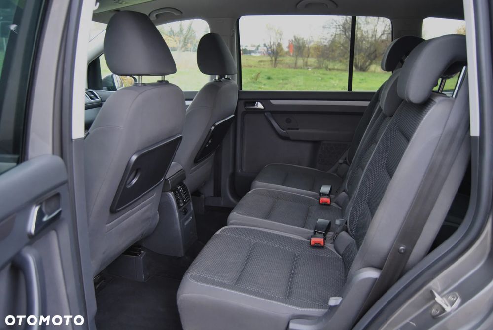 Volkswagen Touran - 6
