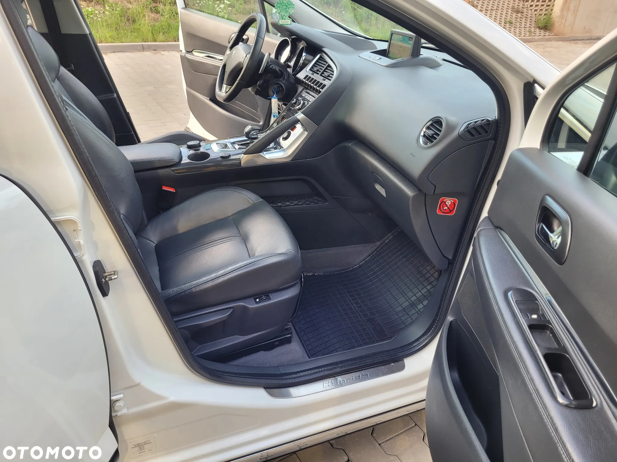 Peugeot 3008 HDi FAP 165 Automatik Allure - 33
