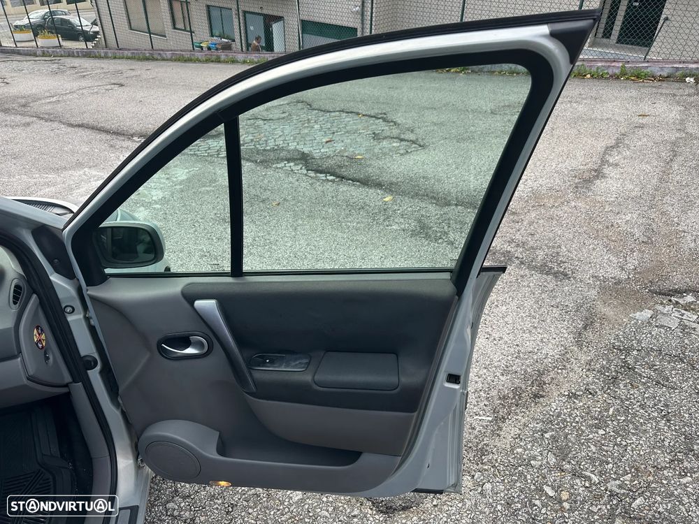 Renault Scénic 1.5 dCi Confort Privilége - 21