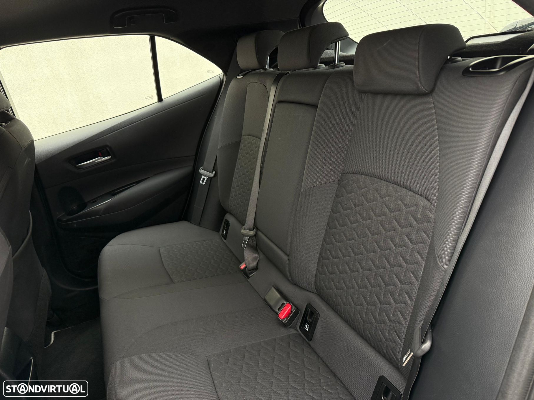 Toyota Corolla 1.8 Hybrid Active - 22