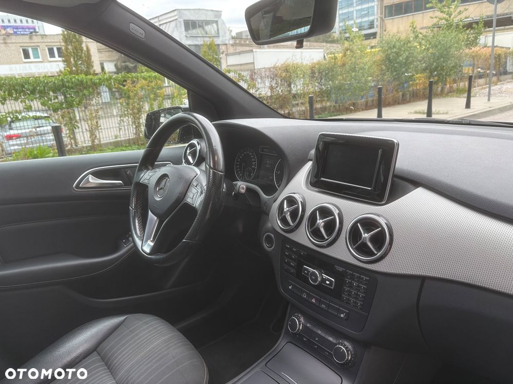 Mercedes-Benz Klasa B 180 (CDI) d 7G-DCT AMG Line - 17