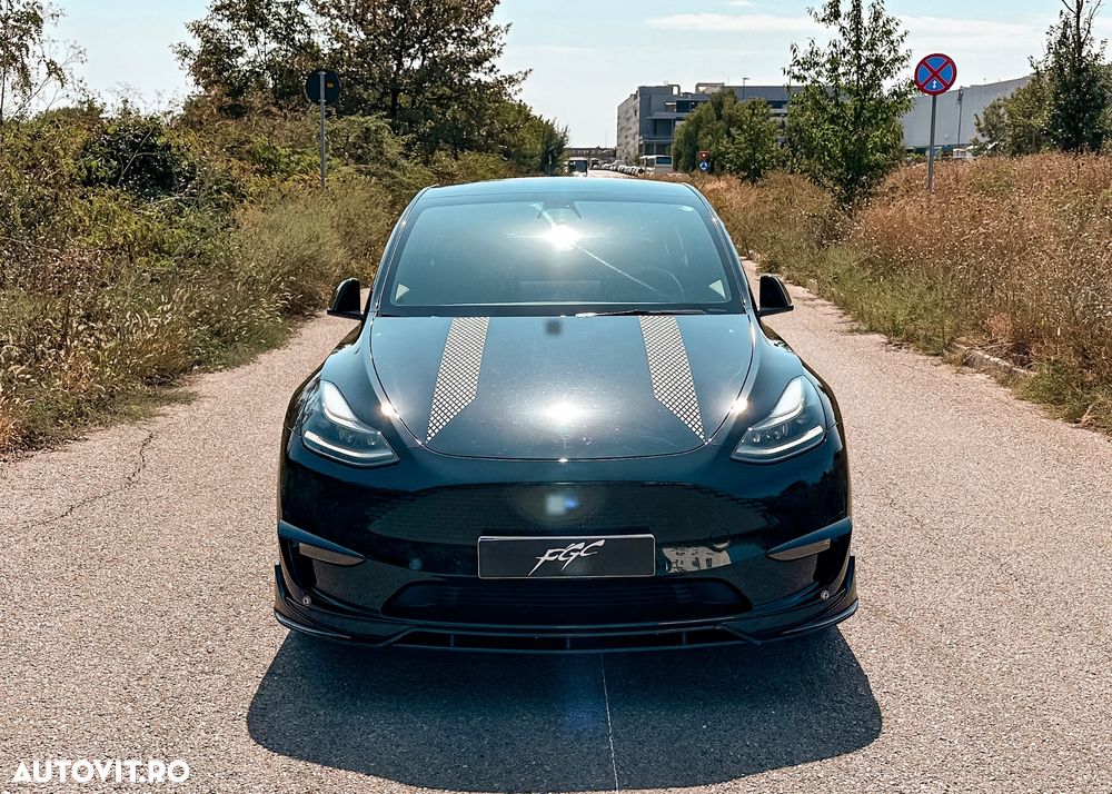 Tesla Model Y AWD Performance - 4