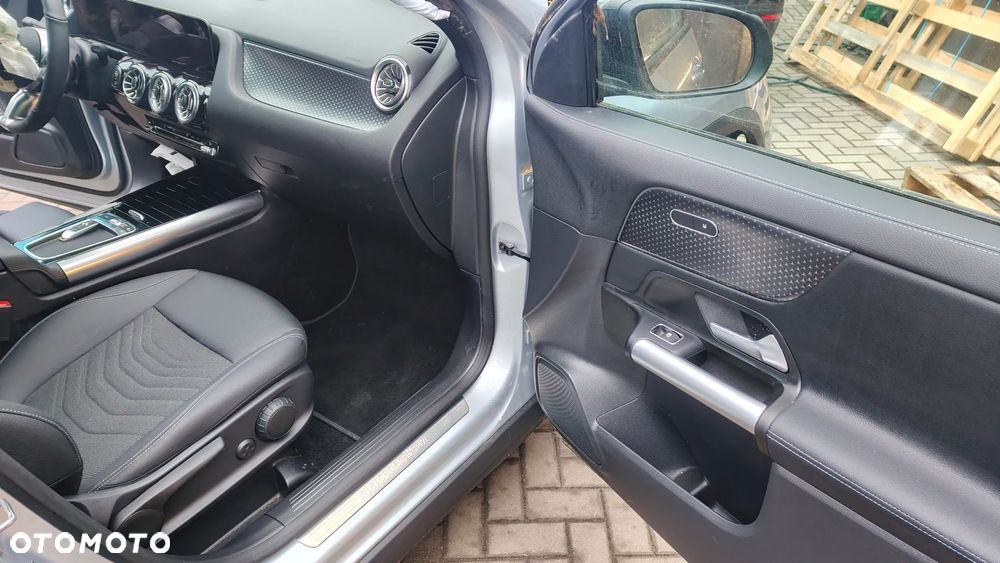 Mercedes-Benz GLA 200 Progressive - 11