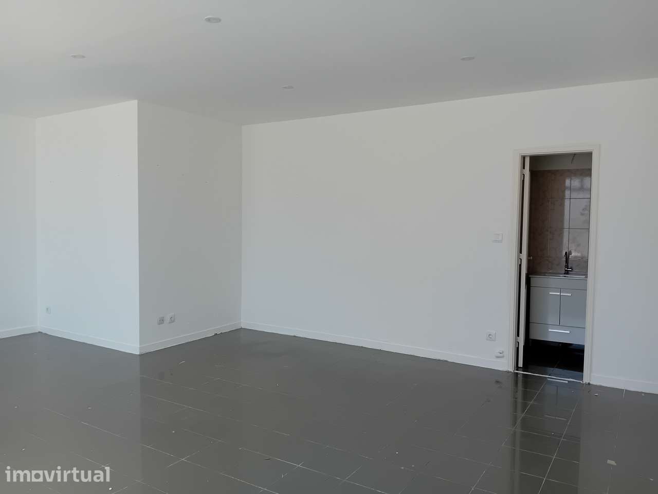 Loja / Escritório junto ás piscinas no Montijo - Grande imagem: 5/7