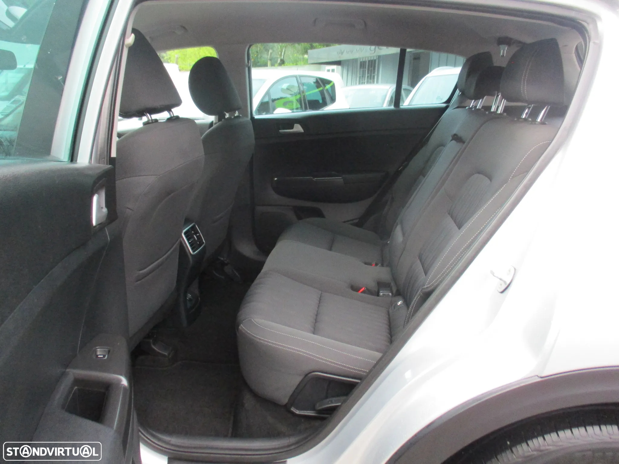 Kia Sportage 1.7 CRDi ISG LX - 22
