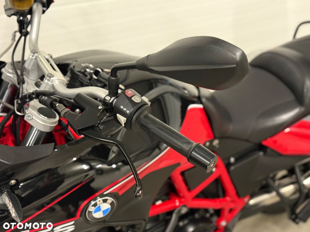 BMW F - 25
