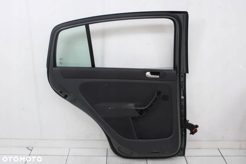 VW GOLF V 5 PLUS 2005R- DRZWI LEWE LEWY TYŁ TYLNE LA7T - KOD LAKIERU - 6