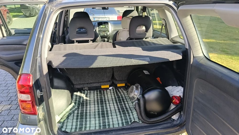 Toyota RAV4 2.0 VVT-i Sol - 11
