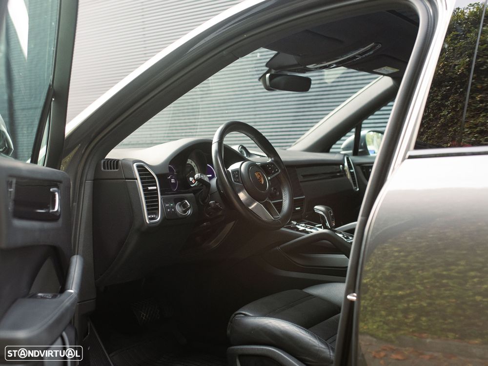 Porsche Cayenne Coupé E-Hybrid - 26