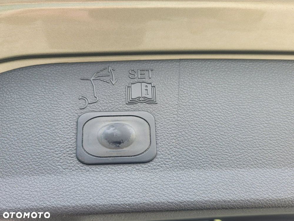 Ford Kuga - 23