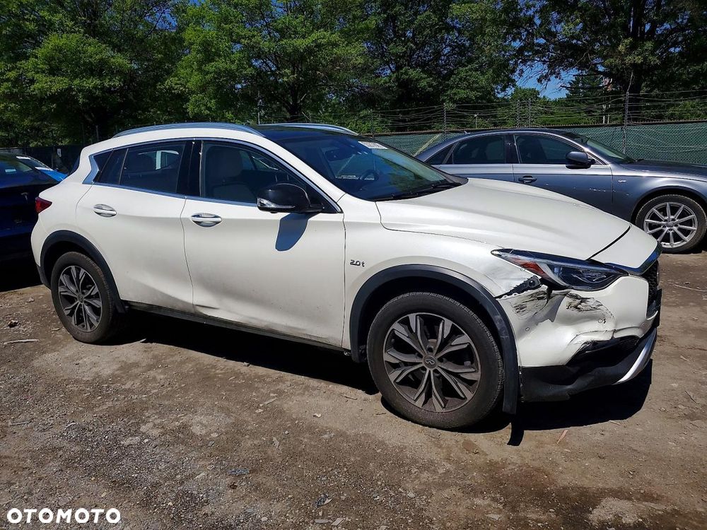Infiniti QX30 2.0t DCT AWD Luxe Tech - 3