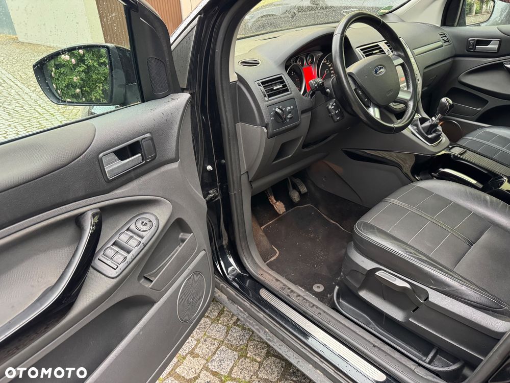 Ford Kuga S 2.0 TDCi 4x4 Plus Editionsmodell - 24