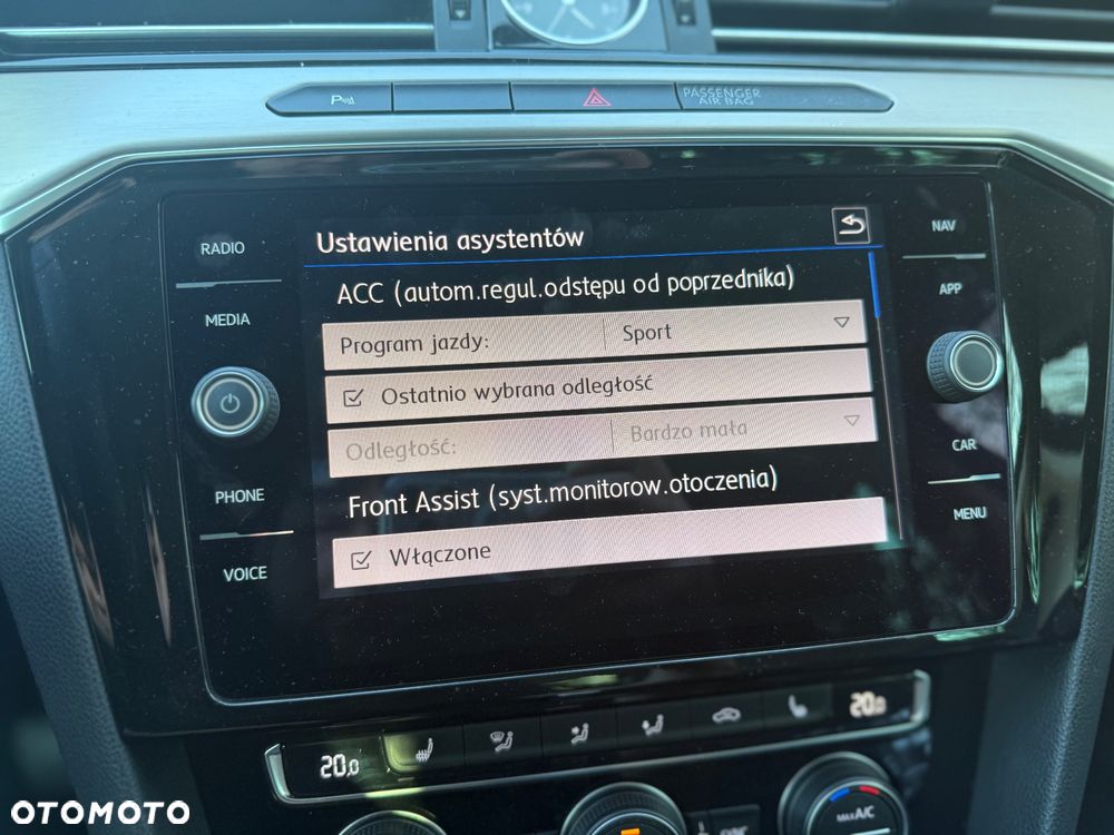 Volkswagen Passat - 16