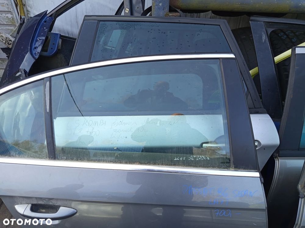 DRZWI VW PASSAT B6 SEDAN PRAWE KOD KOLORU LA7T TYLNE SZYBA PODNOŚNIK ZAMEK KLAMKA LISTWA ZGARNIAJĄCA - 4