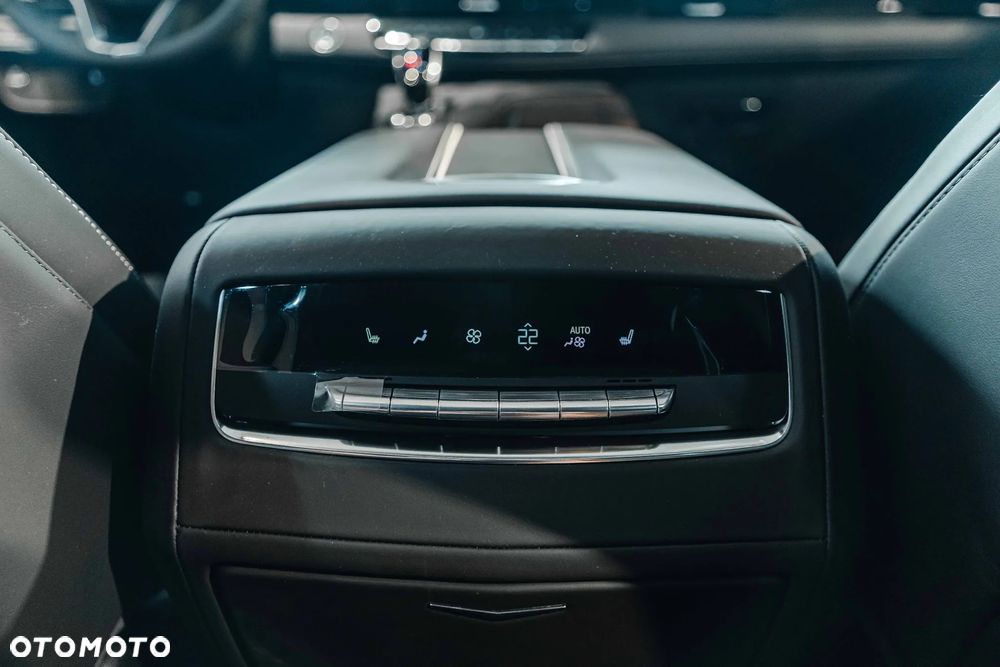 Cadillac Escalade - 41