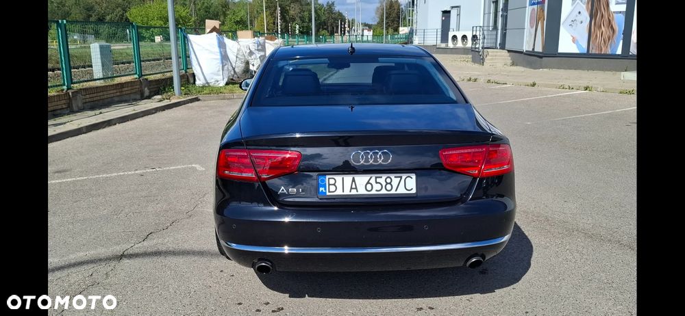 Audi A8 - 8