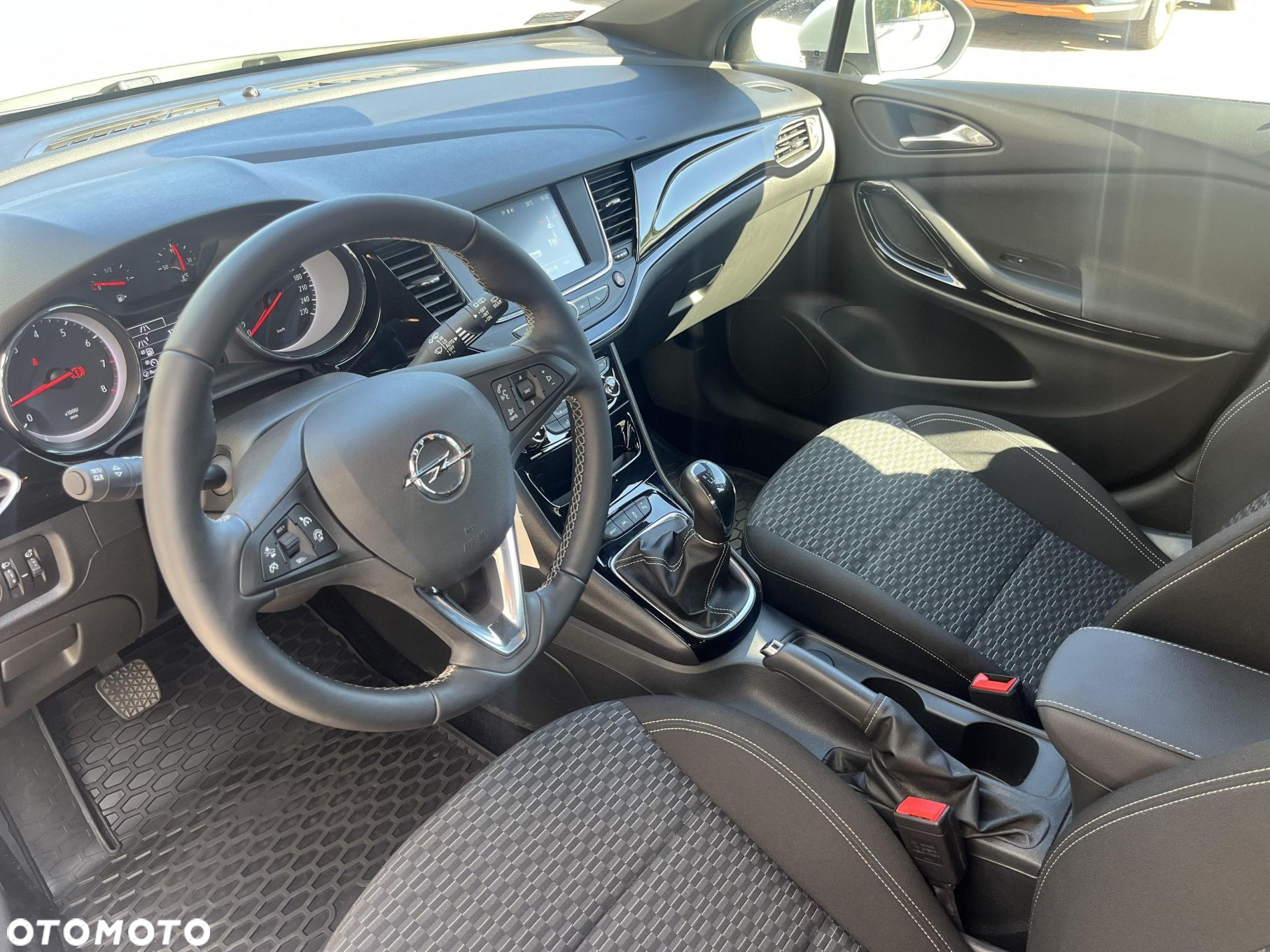 Opel Astra V 1.4 T Dynamic S&S - 9
